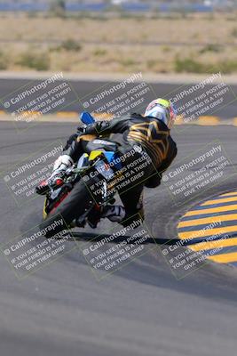 media/Oct-08-2022-SoCal Trackdays (Sat) [[1fc3beec89]]/Turn 11 Backside (1145am)/